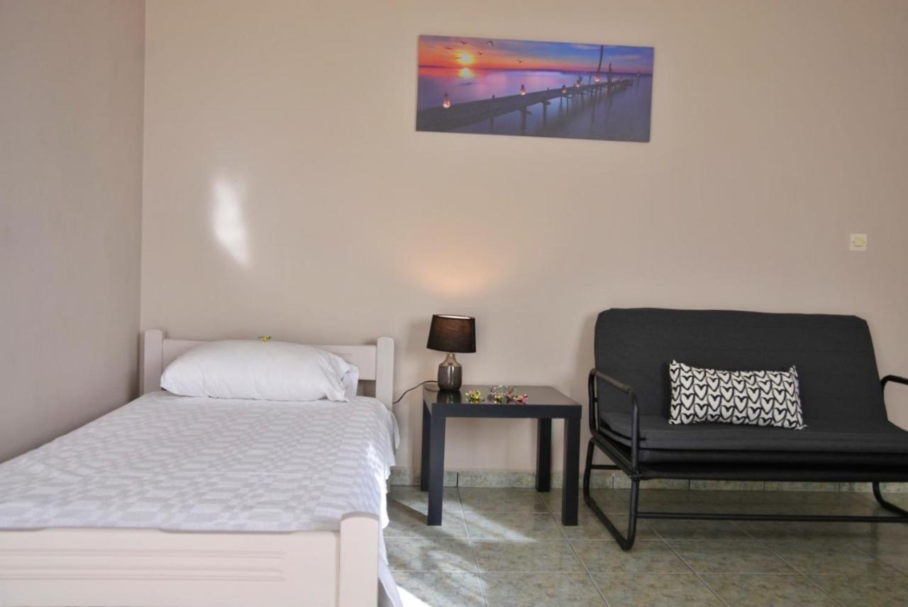 Anemomylos Apartments Ликсури Екстериор снимка